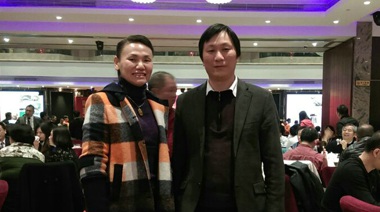 鳳凰果山茶油是一個不錯的產品，但是好產品也需要進行包裝的，于是我們找到了專注農業(yè)的中擂策劃公司，中擂為我們提供了全套優(yōu)質品牌服務，把品牌打響了，并成功舉辦了招商洽談會。